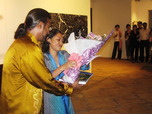 Lady of the moment….the show’s curator and artist Nor Mahnun Mohamed receiving praises from the Rakyat. This year’s show raised nearly twice as much as the last. 