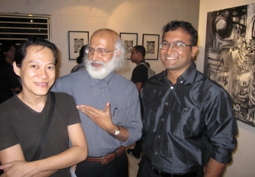 What happened to your Bharatanayam dance….graphic artist Foo Chiwei being questioned by artist Syed Thajudeen while latter’s son Petronas engineer Syed Fazal looks on 
