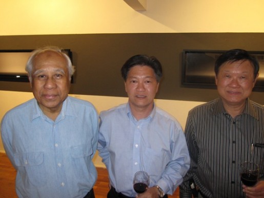 Former New Straits Times editor-in-chief Abdullah Ahmad, Singapore High Commission personal assistant to defense advisor Robin Lee and Singapore High Commission’s councilor Chen Chie Chiang. 